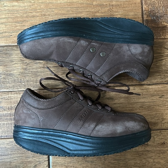 MBT Casual Brown Leather Suede Rocker Bottom Sneakers Comfort Shoes Size 8.5 - Picture 2 of 12